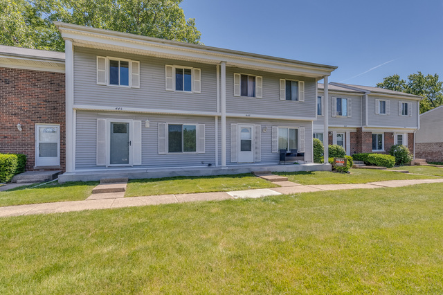 445 Yorkshire Sq Bolingbrook IL 60440